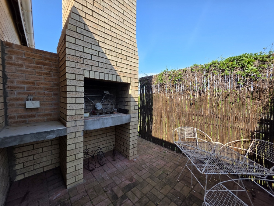 2 Bedroom Property for Sale in Ferreira Town Eastern Cape